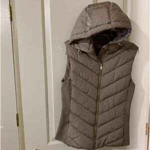 Zara Womens Medium Taupe Quilted/Ribbed Puffy Zip Up Hooded Fitted Vest
